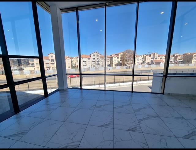 1,499M² WAREHOUSE TO LET IN ORMONDE